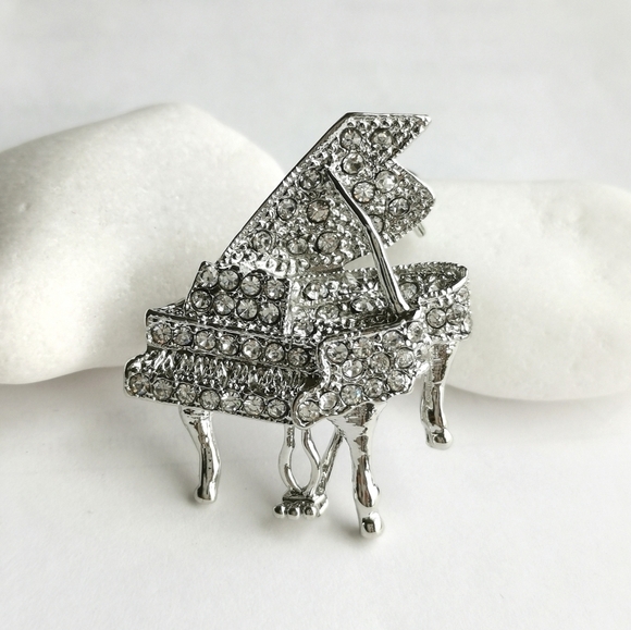 Crystal silver tone piano brooch pin NEW - Picture 1 of 5